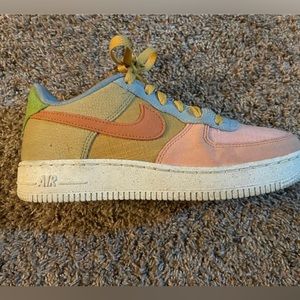 Nike Force 1 LV8 "Sun Club"